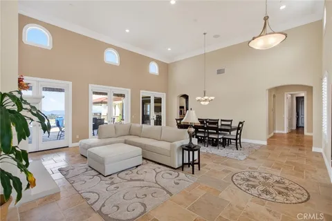 $2,600,000 | 6355 Cresthaven Drive, Riverside, CA 92506