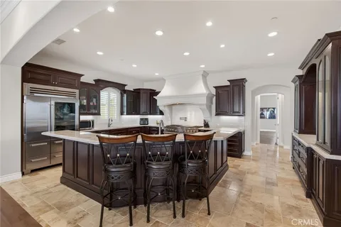 $2,600,000 | 6355 Cresthaven Drive, Riverside, CA 92506