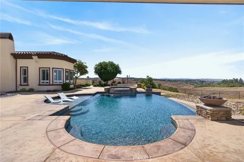 $2,600,000 | 6355 Cresthaven Drive, Riverside, CA 92506
