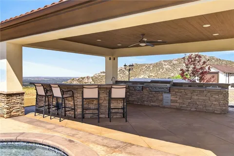 $2,600,000 | 6355 Cresthaven Drive, Riverside, CA 92506