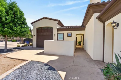 $2,600,000 | 6355 Cresthaven Drive, Riverside, CA 92506