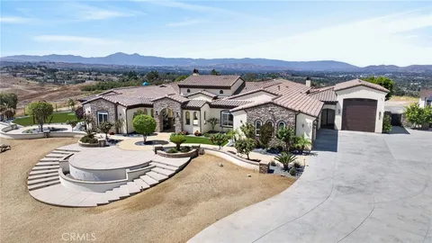 $2,600,000 | 6355 Cresthaven Drive, Riverside, CA 92506