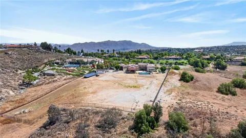 $2,600,000 | 6355 Cresthaven Drive, Riverside, CA 92506