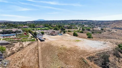$2,600,000 | 6355 Cresthaven Drive, Riverside, CA 92506