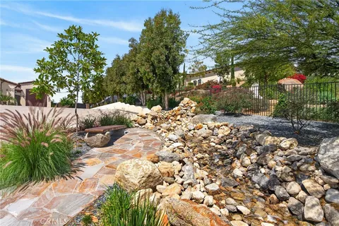 $2,600,000 | 6355 Cresthaven Drive, Riverside, CA 92506