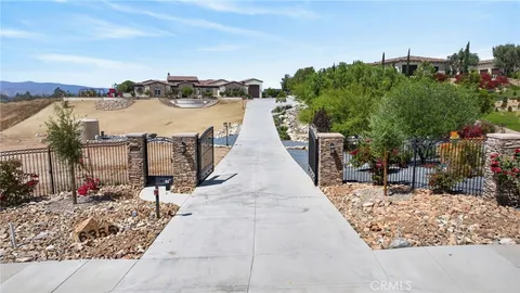 $2,600,000 | 6355 Cresthaven Drive, Riverside, CA 92506