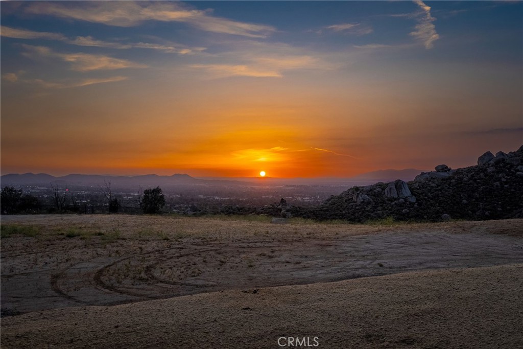 6355 Cresthaven Drive Riverside, CA 92506 - Photo 72 of 75