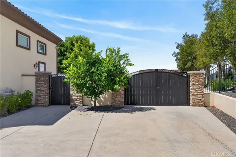 $2,600,000 | 6355 Cresthaven Drive, Riverside, CA 92506