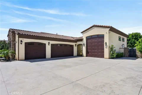 $2,600,000 | 6355 Cresthaven Drive, Riverside, CA 92506