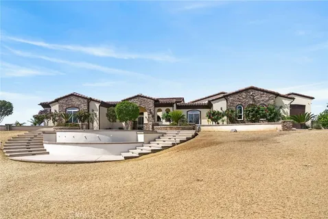 $2,600,000 | 6355 Cresthaven Drive, Riverside, CA 92506