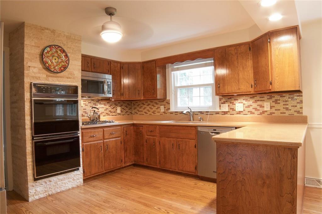 2577 Cole Road Wexford, PA 15090 - Photo 8 of 22 Gallery Image 8