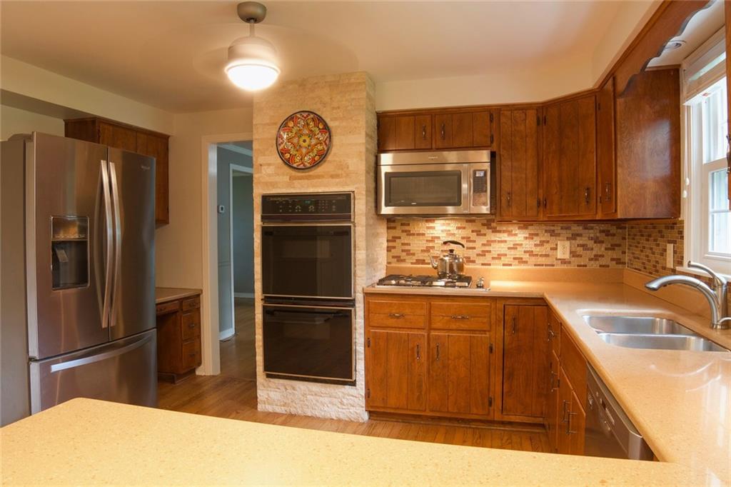 2577 Cole Road Wexford, PA 15090 - Photo 9 of 22 Gallery Image 9