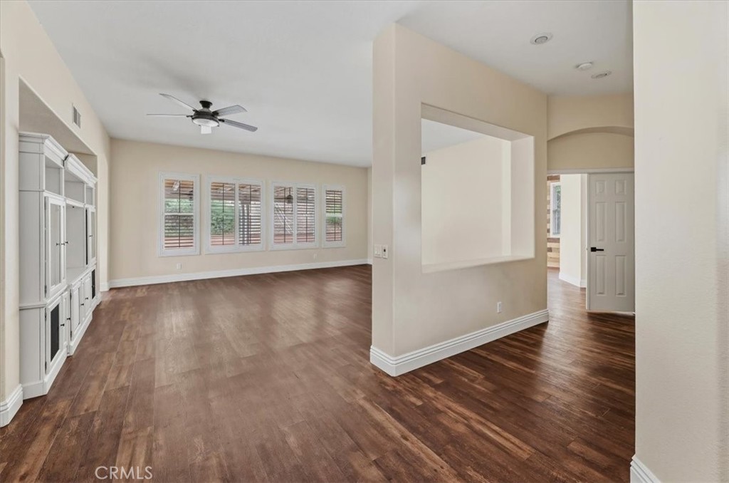 42748 Mountain Shadow Road Murrieta, CA 92562 - Photo 4 of 37