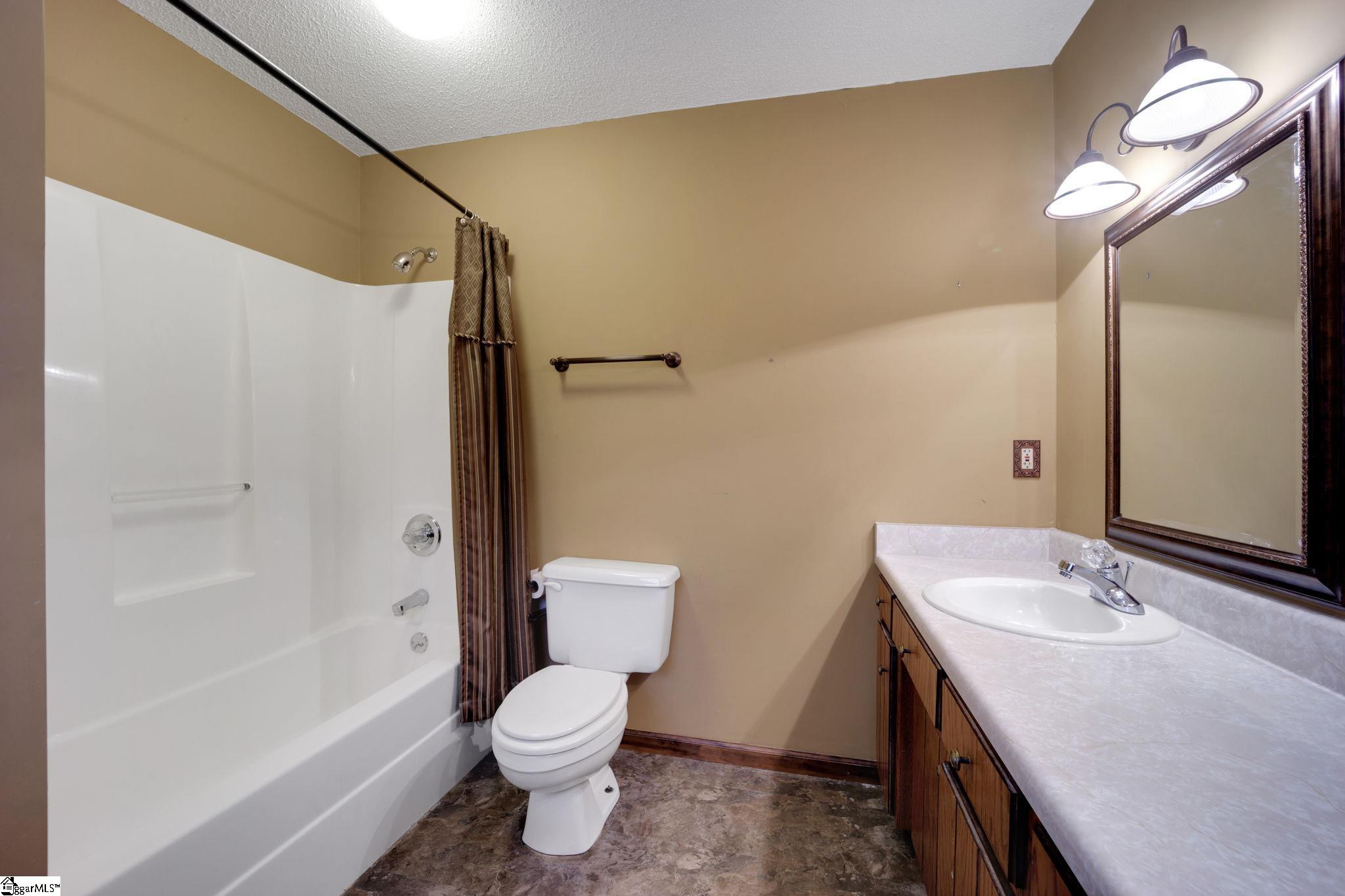 3670 Greenpond Road Woodruff, SC 29388 - Photo 16 of 32 Gallery Image 16