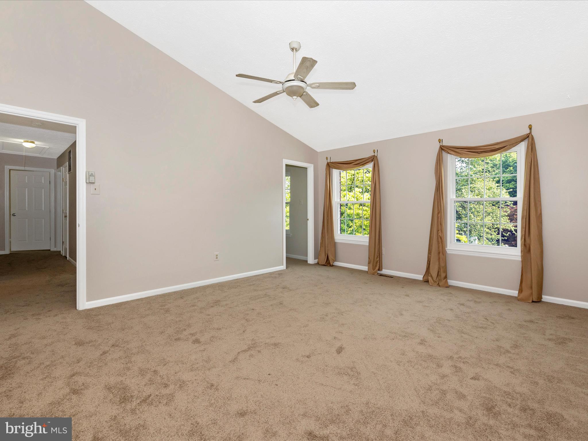 112 Bookham Lane Gaithersburg, MD 20877 - Photo 28 of 65 Primary Bedroom