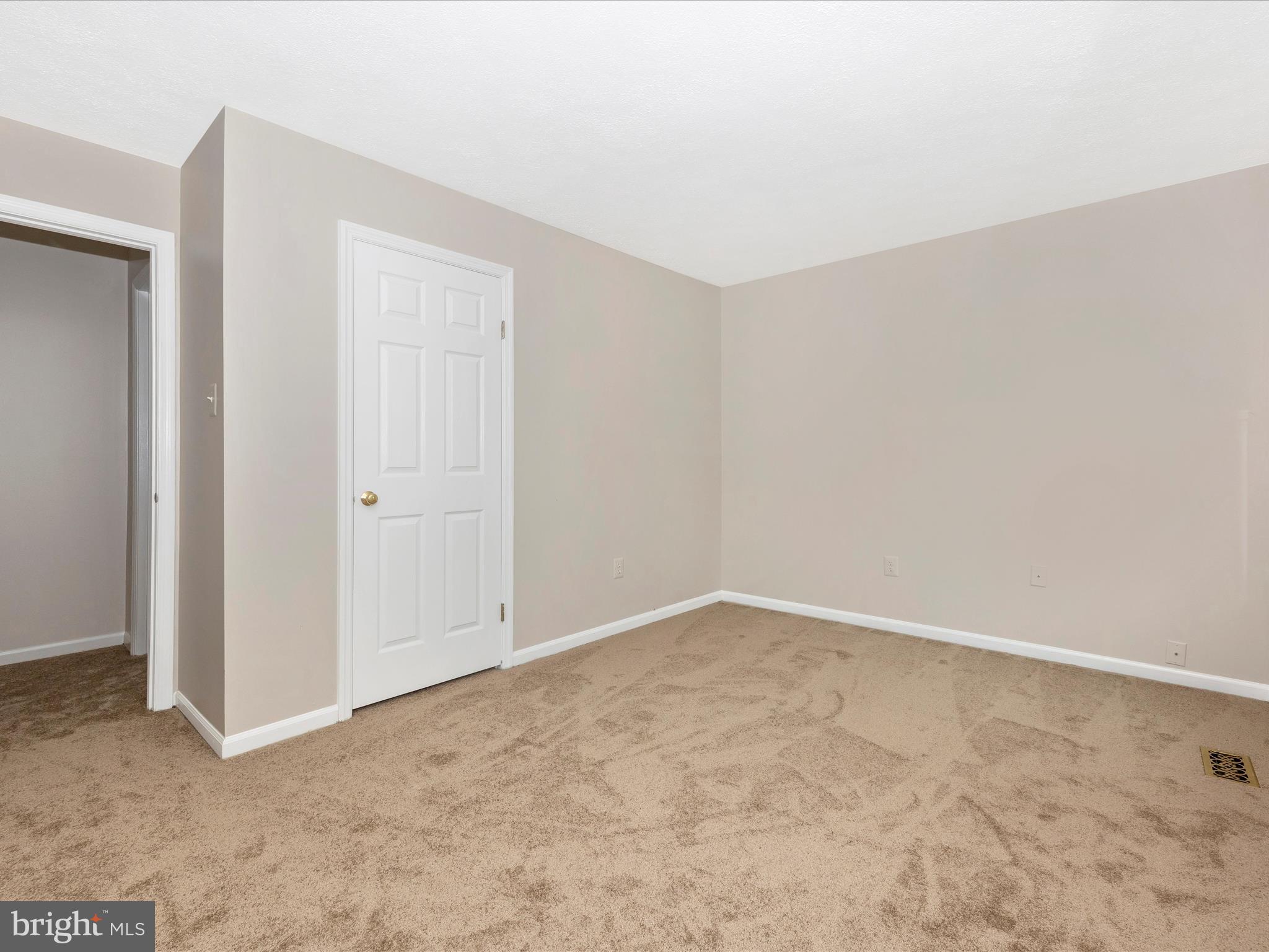 112 Bookham Lane Gaithersburg, MD 20877 - Photo 42 of 65 Bedroom 5