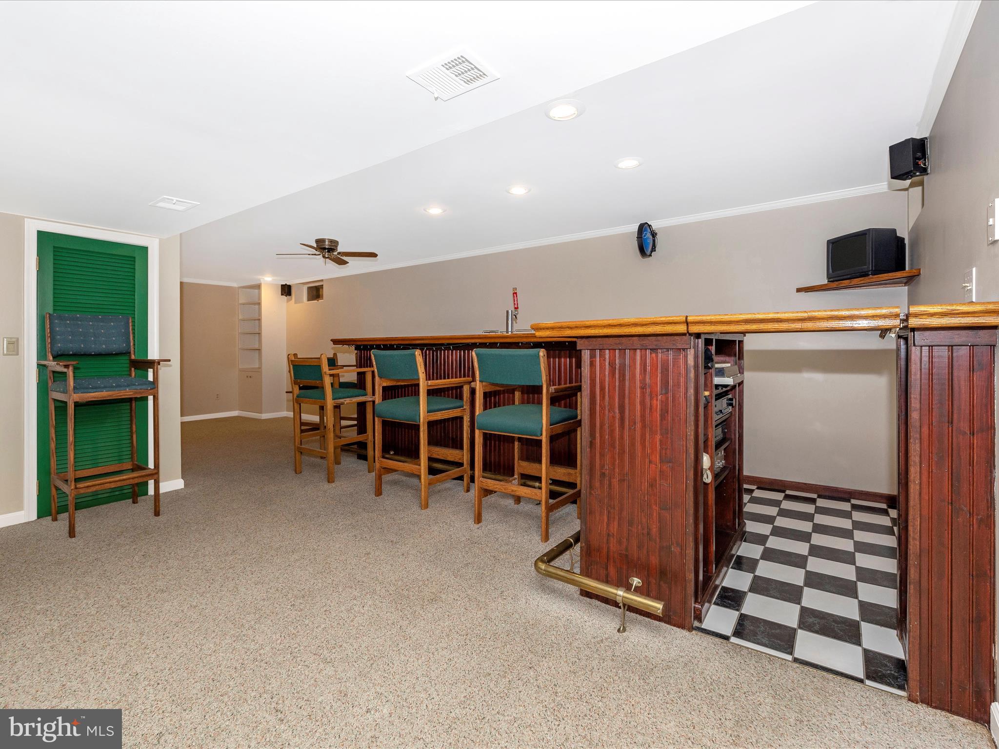 112 Bookham Lane Gaithersburg, MD 20877 - Photo 47 of 65 Lower Level Bar