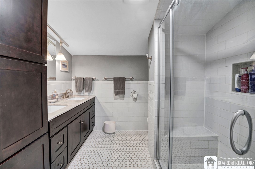 165 Longview Avenue Ellicott, NY 14701 - Photo 30 of 50 Primary suite full bath