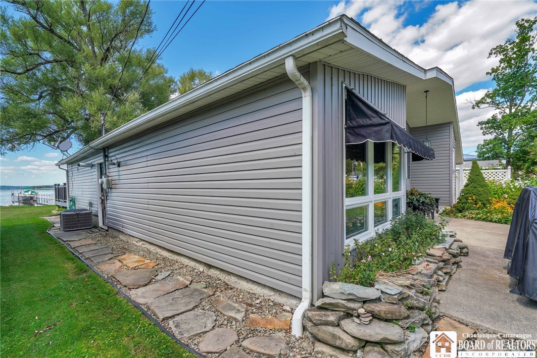 165 Longview Avenue Ellicott, NY 14701 - Photo 5 of 50