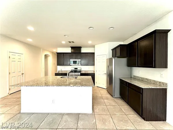 $2,200 | 5708 Akula Bay Street, North Las Vegas, NV 89081
