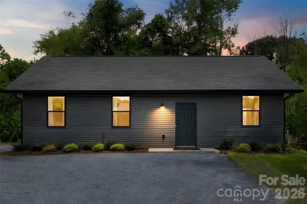 $260,000 | 1003 College Boulevard, Dallas, NC 28034