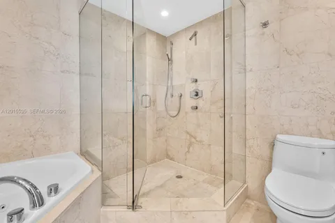 $5,800 | 6000 Indian Creek Drive, Unit 6A, Miami Beach, FL 33140
