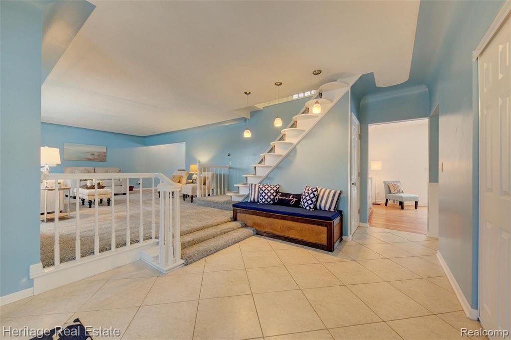 654 Old Perch Road Rochester Hills, MI 48309 - Photo 4 of 61
