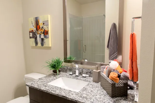 $2,600 | 700 East Algonquin Road, Unit 2101, Schaumburg, IL 60173