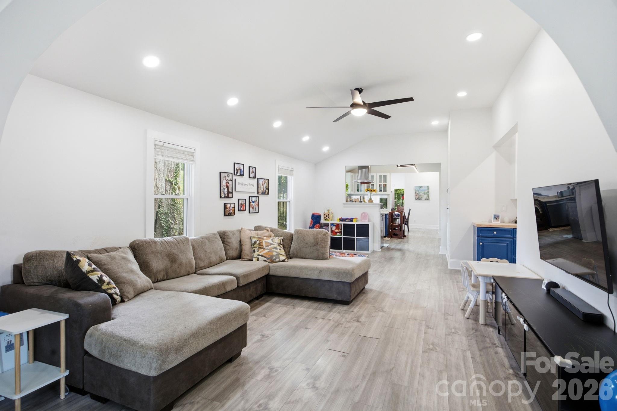 447 Brandon Street Davidson, NC 28036 - Photo 4 of 32