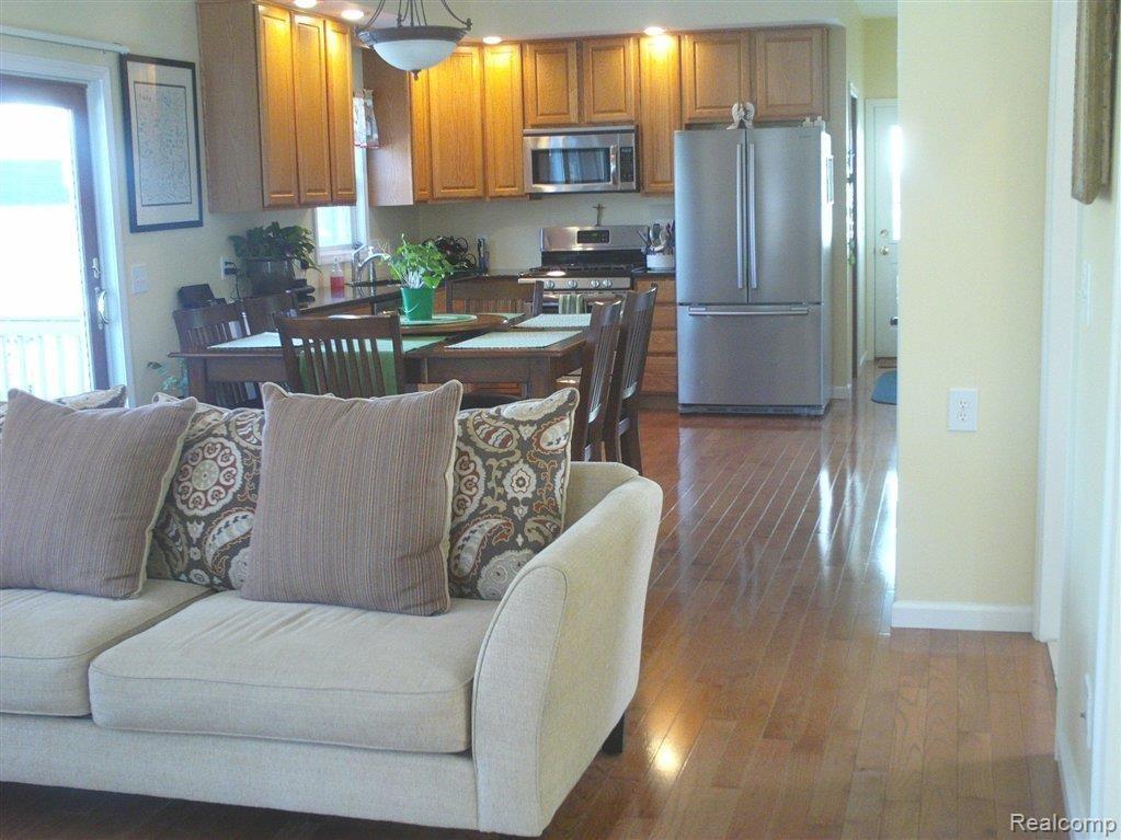 86 Vernier Road Grosse Pointe, MI 48236 - Photo 11 of 25 IMAG1352.JPG