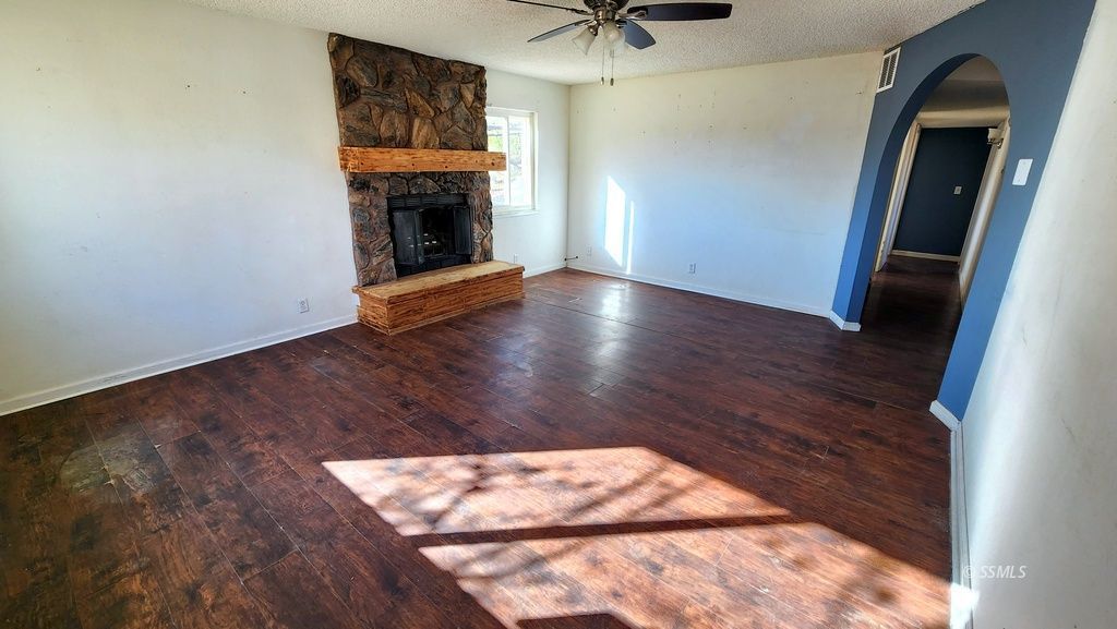 1517 Porter Street Ridgecrest, CA 93555 - Photo 2 of 27