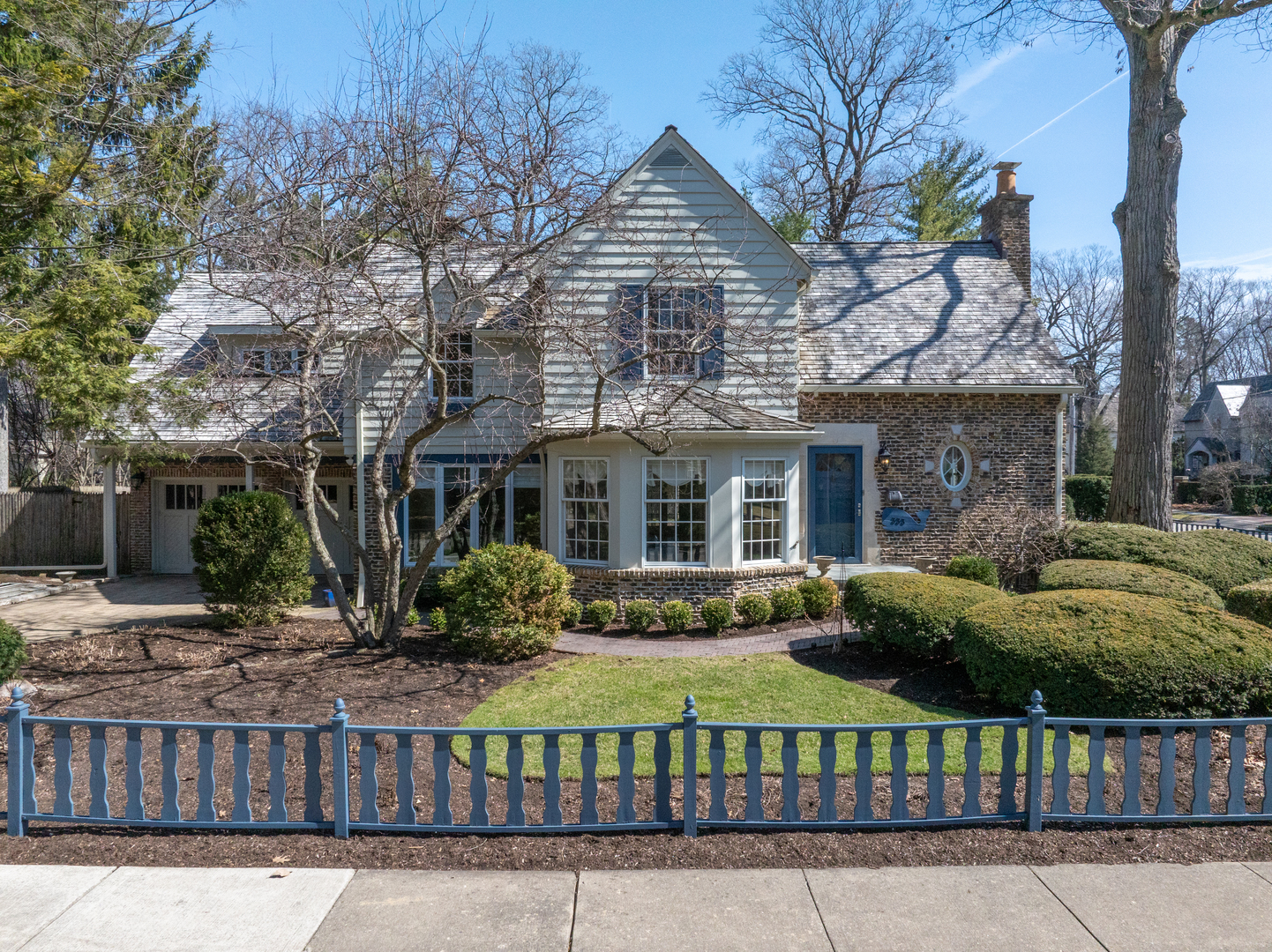 333 Simpson Street Lake Bluff, IL 60044 - Photo 1 of 51