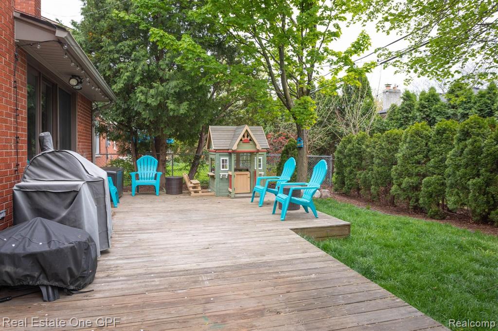 559 Cook Road Grosse Pointe Woods, MI 48236 - Photo 42 of 47