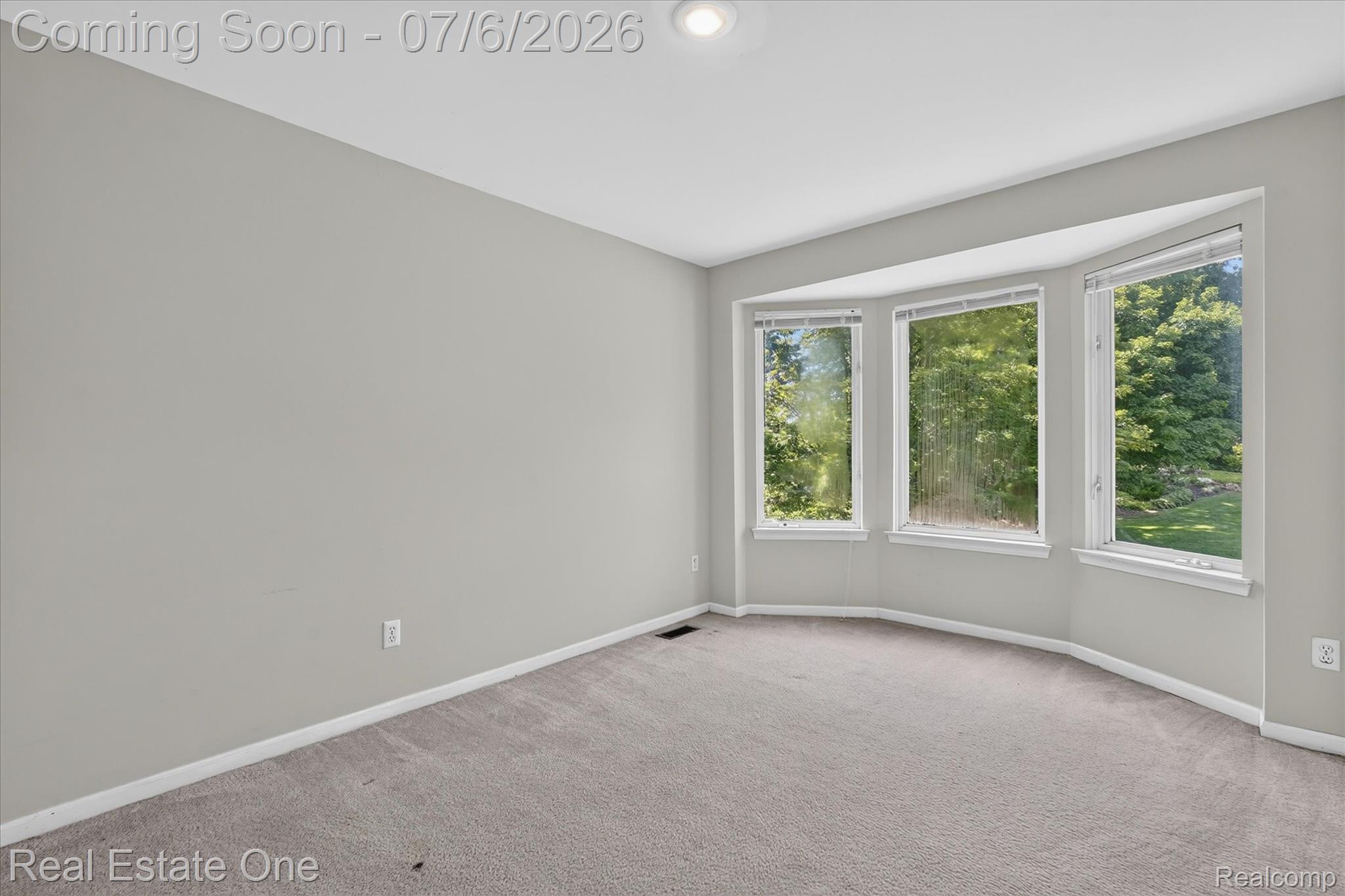 9610 Forest Ridge Drive Clarkston, MI 48348 - Photo 45 of 77 40-9610-Forest-Ridge-Dr-Village-of-Clarkston-MI-48348-WindowStill.jpg