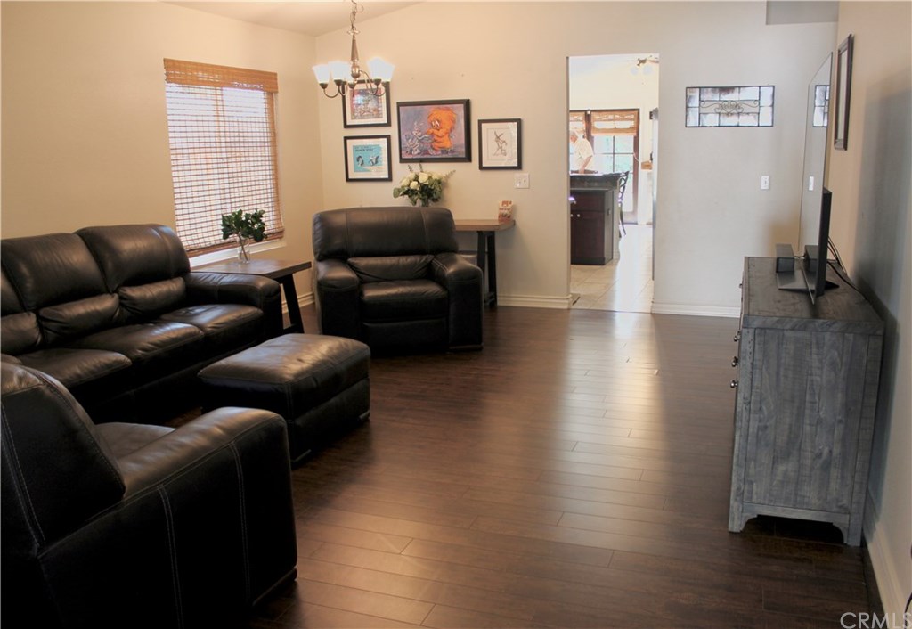 825 Merced Street Redlands, CA 92374 - Photo 4 of 31