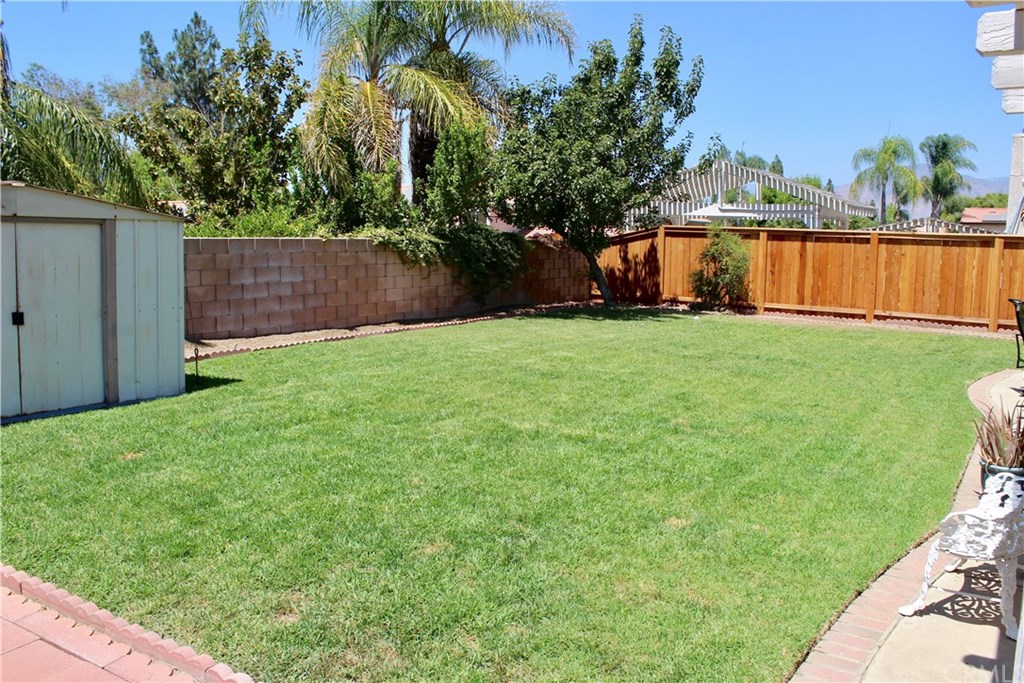825 Merced Street Redlands, CA 92374 - Photo 10 of 31