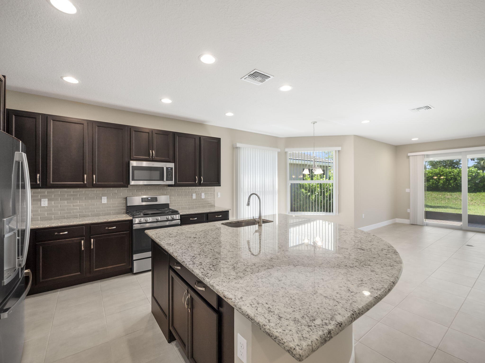 13459 Southwest Green Delta Road Port St. Lucie, FL 34987 - Photo 9 of 100 Kitchen