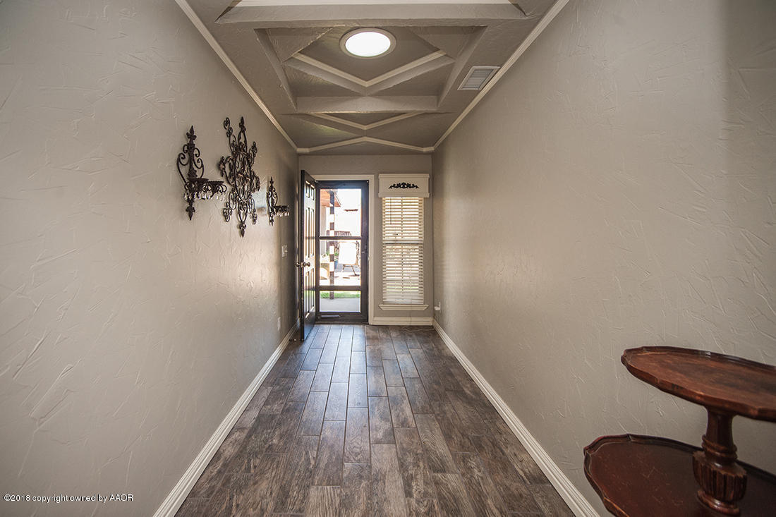 3302 Reeder Drive Amarillo, TX 79121 - Photo 21 of 31 Mud Room