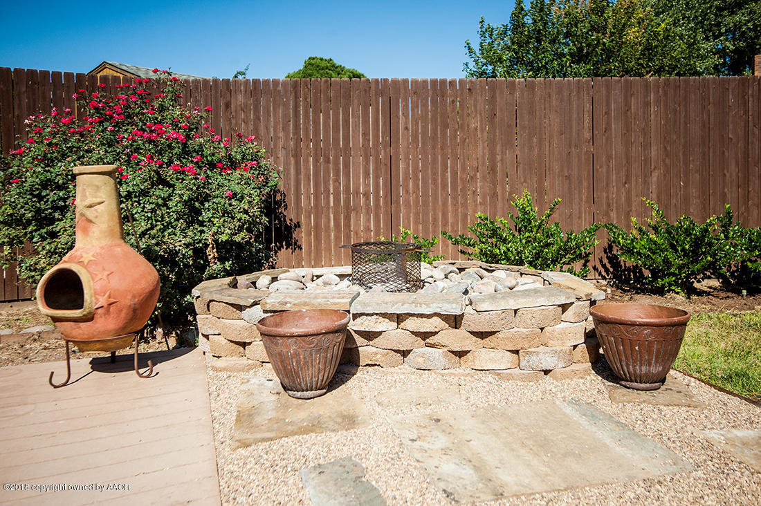 3302 Reeder Drive Amarillo, TX 79121 - Photo 23 of 31 Firepit