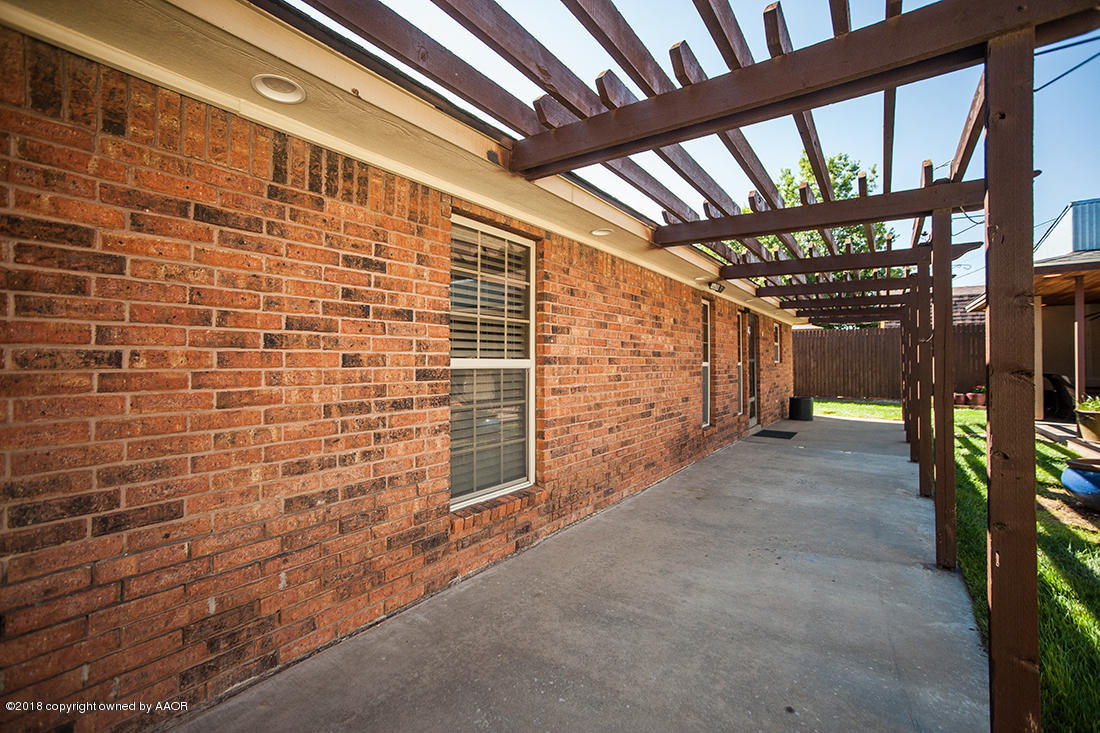 3302 Reeder Drive Amarillo, TX 79121 - Photo 26 of 31 Huge out door pergula