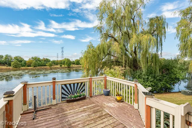 $320,000 | 75 St Croix Court, Aurora, IL 60504