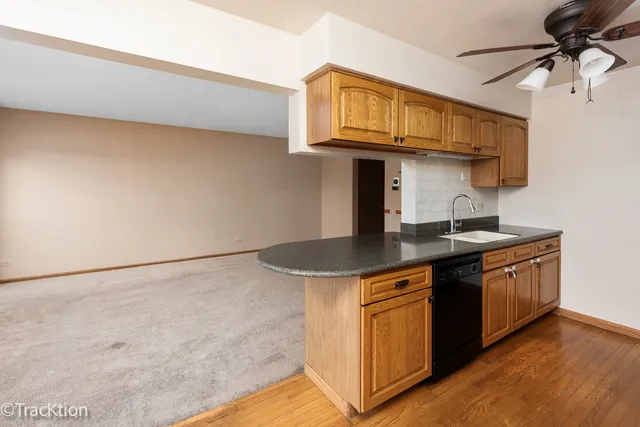 $320,000 | 75 St Croix Court, Aurora, IL 60504