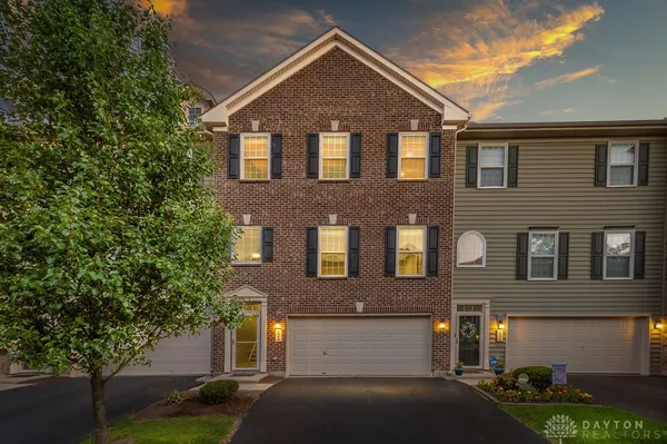 $299,900 | 1672 Big Bear Drive, Dayton, OH 45458
