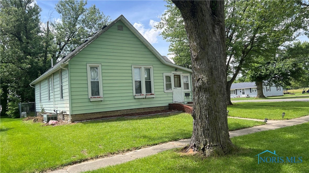 857 West Perry Street Paulding, OH 45879 - Photo 3 of 14 Front and East Exterior