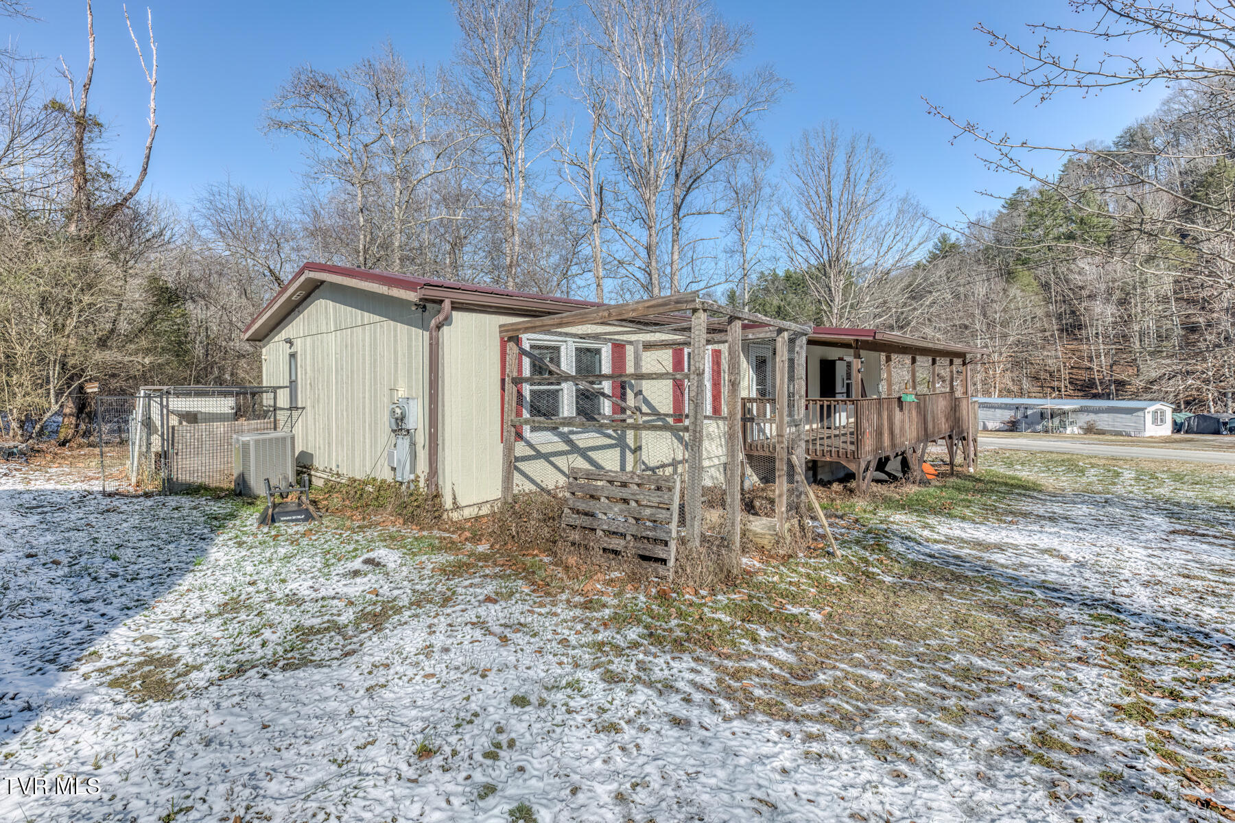 736 Ryder Church Road Bluff City, TN 37618 - Photo 3 of 29 LEFT SIDE OF HOME