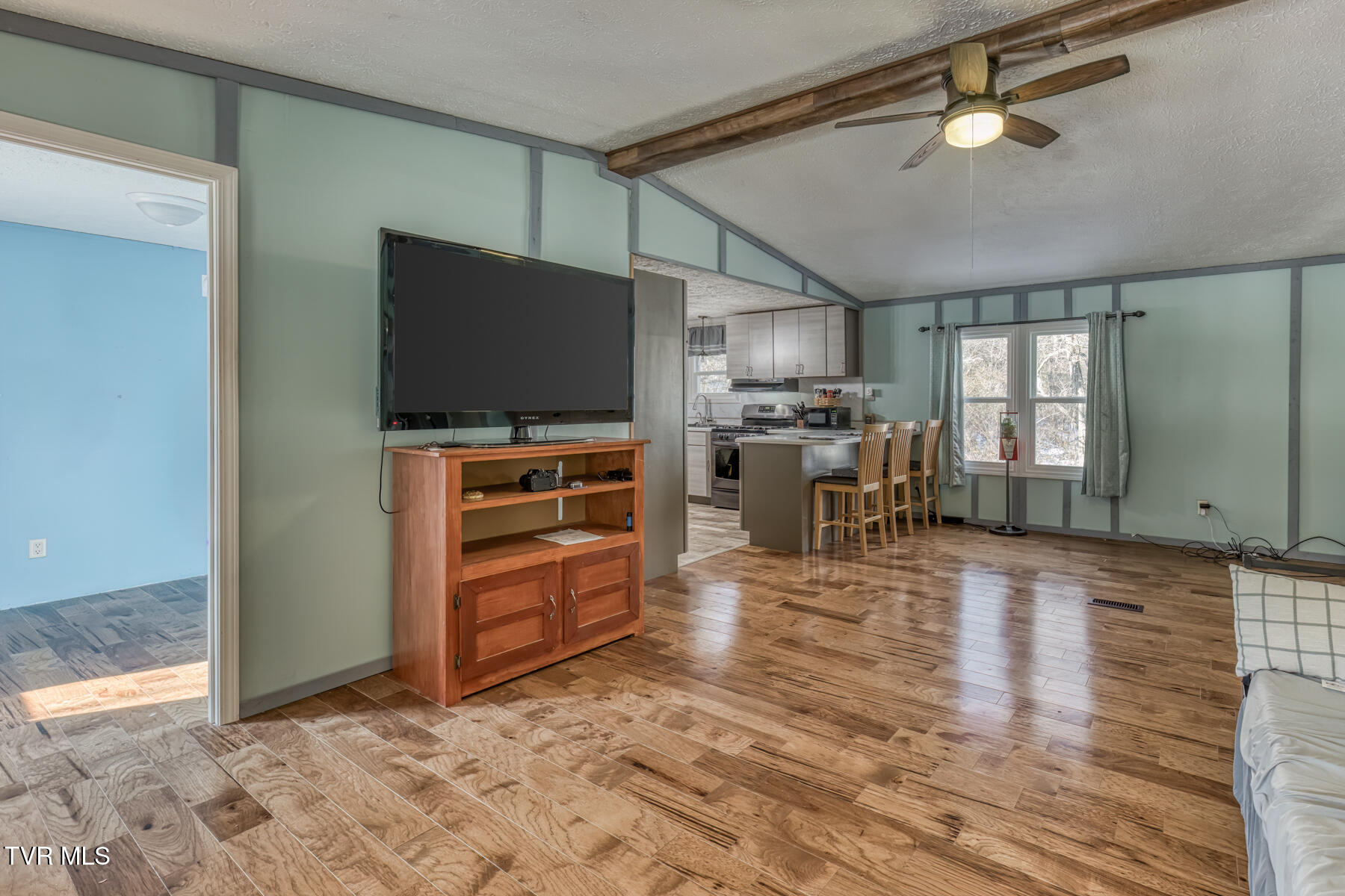 736 Ryder Church Road Bluff City, TN 37618 - Photo 6 of 29 LIVING ROOM 2