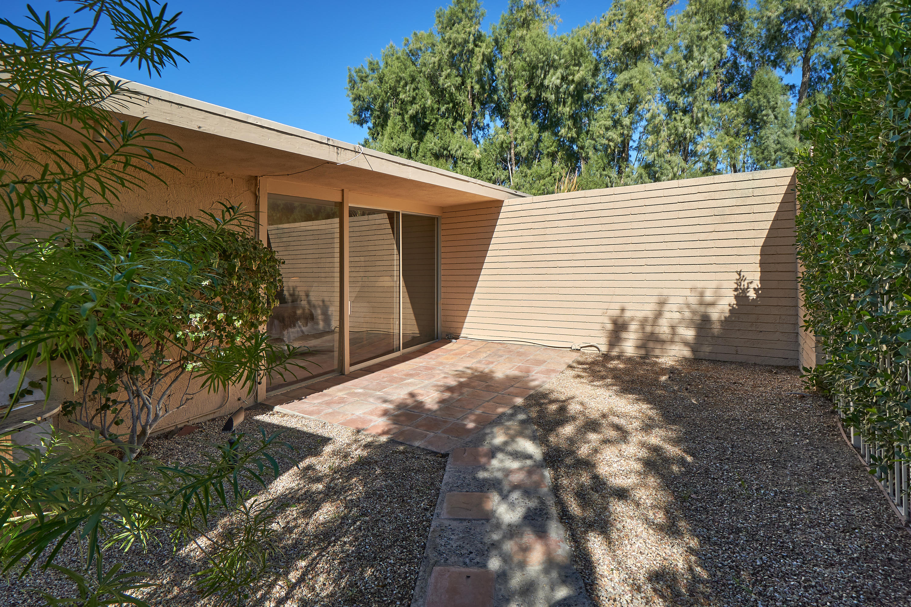 360 Cabrillo Road, Unit 128 Palm Springs, CA 92262 - Photo 11 of 21 Patio Bedroom
