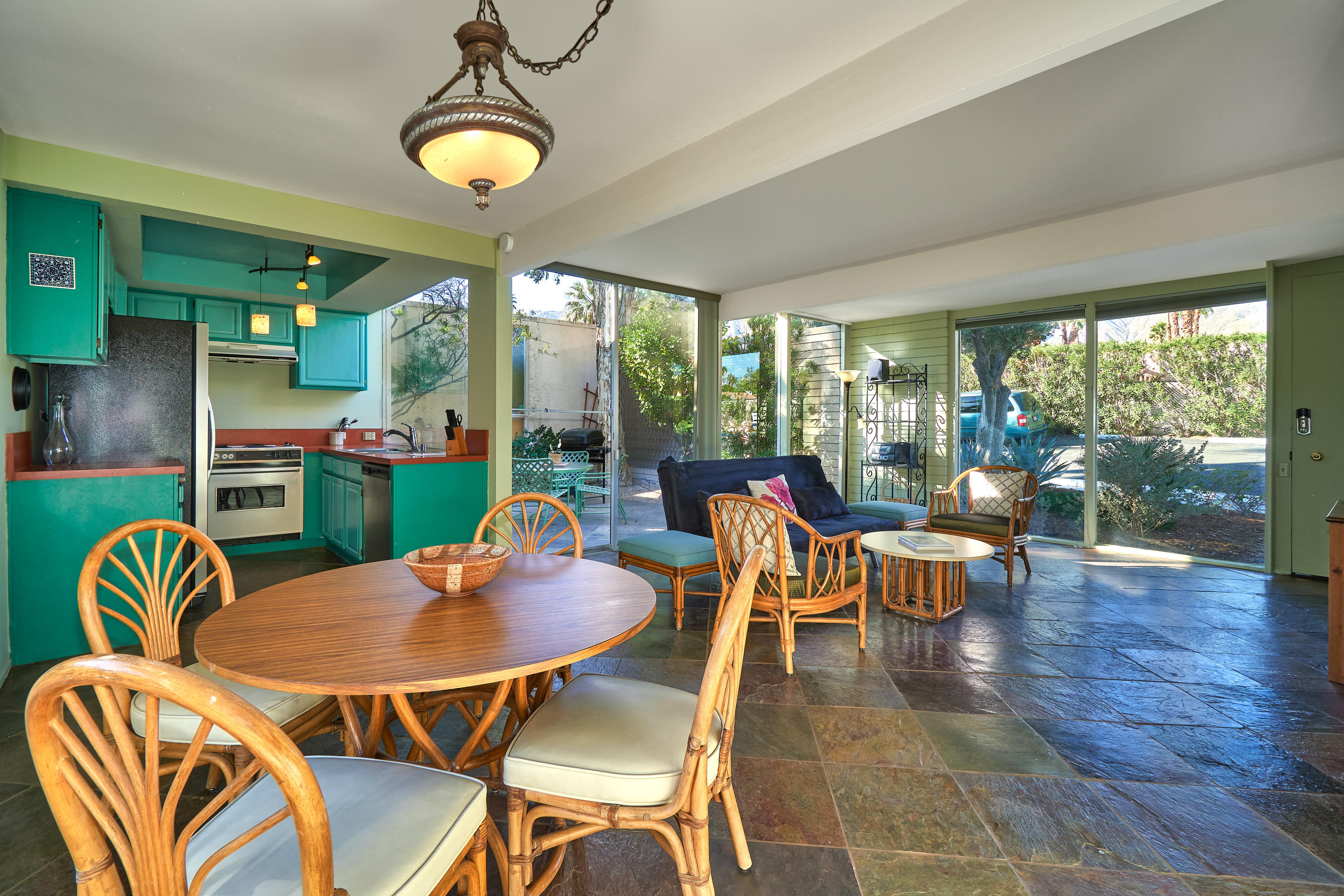 360 Cabrillo Road, Unit 128 Palm Springs, CA 92262 - Photo 4 of 21 DRtoLRPatio