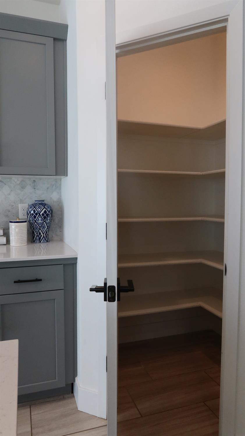 4254 Oak Knoll Road Madera, CA 93636 - Photo 11 of 76 Walk-in Pantry