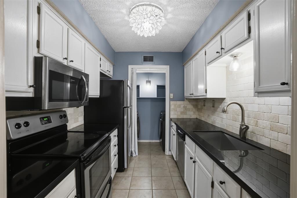 16301 Ledgemont Lane, Unit 281 Addison, TX 75001 - Photo 8 of 18